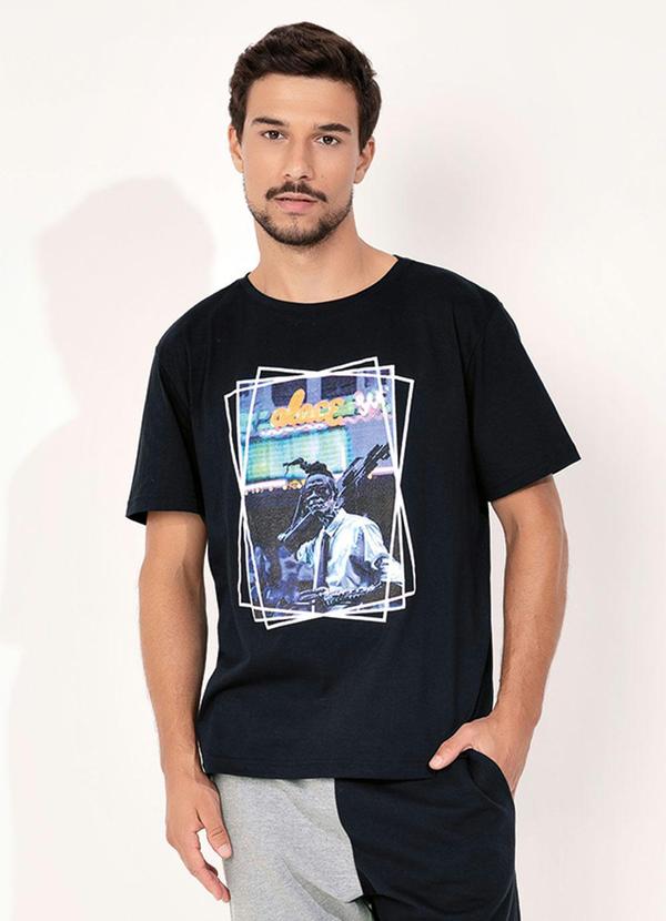 Outlet - Camiseta Preta com Estampa Frontal 5