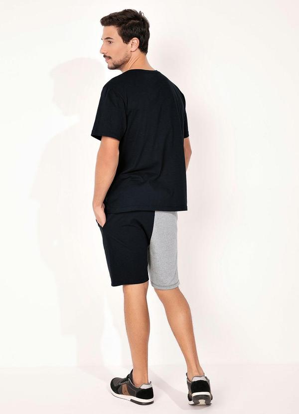 Outlet - Camiseta Preta com Estampa Frontal 8