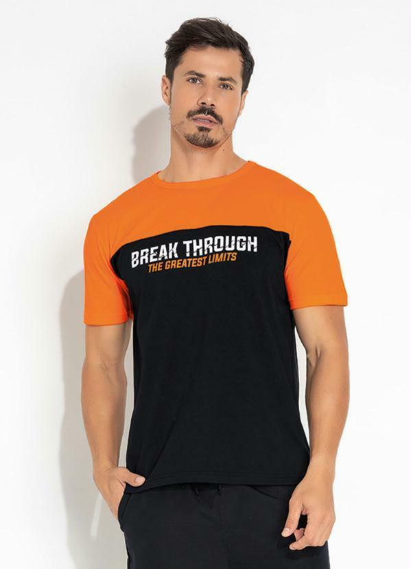Camiseta (Preta) com Pala e Estampa
