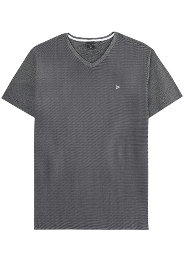 Malwee - Camiseta Preta Tradicional Decote V