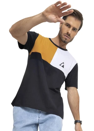 Actual - Camiseta Preto em Malha de Algodão Penteado - ACTUAL