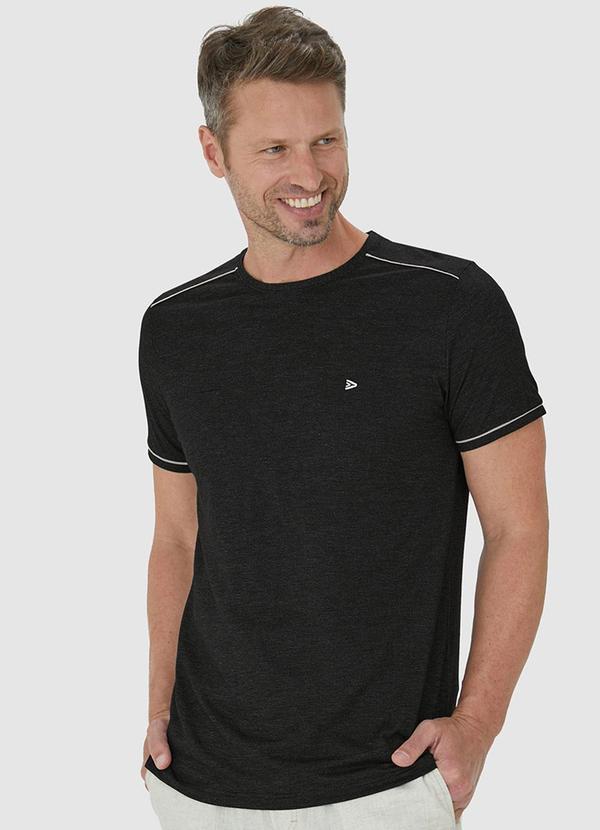 Malwee - Camiseta Preto em Malha Maquinetada