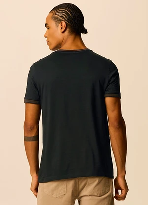 Malwee - Camiseta Slim em Malha Preto - MALWEE