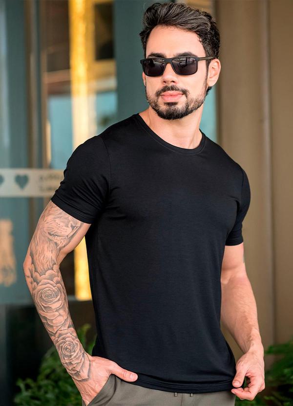 Hiatto Confecção - Camiseta Tech Visco Masculina Preto