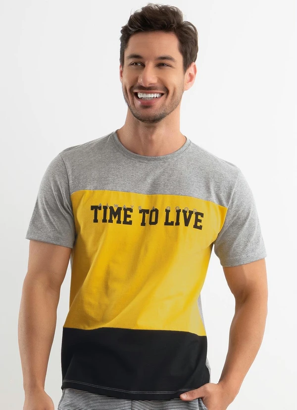 Moda Pop - Camiseta Tricolor com Estampa Frontal