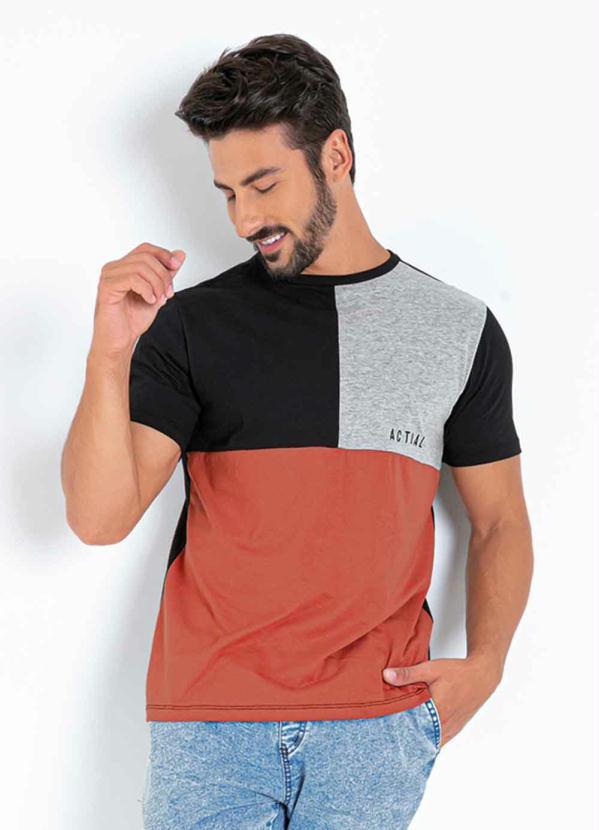 Actual - Camiseta Tricolor com Recortes Contrastantes 1