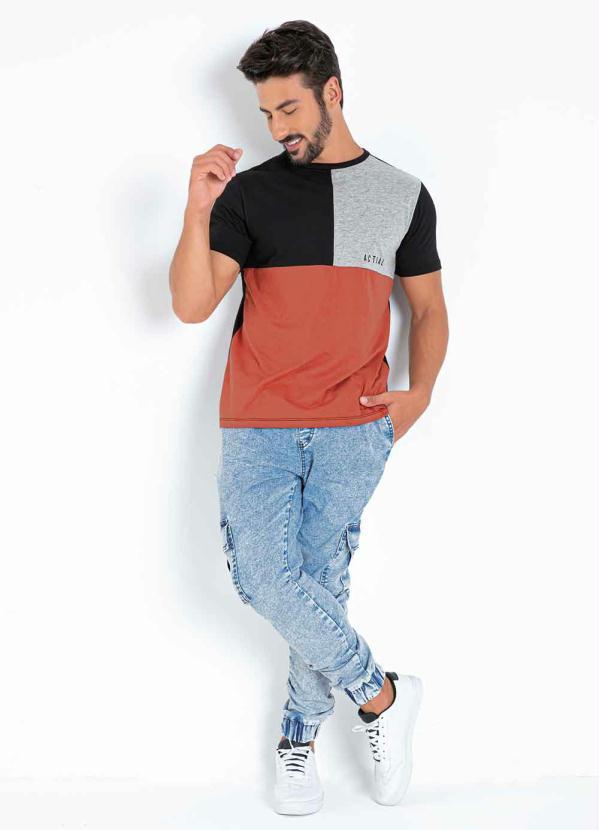 Actual - Camiseta Tricolor com Recortes Contrastantes 3