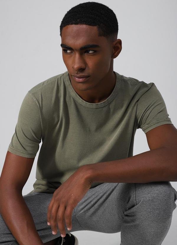 Basicamente - T-Shirt Stone Masculina Verde Militar