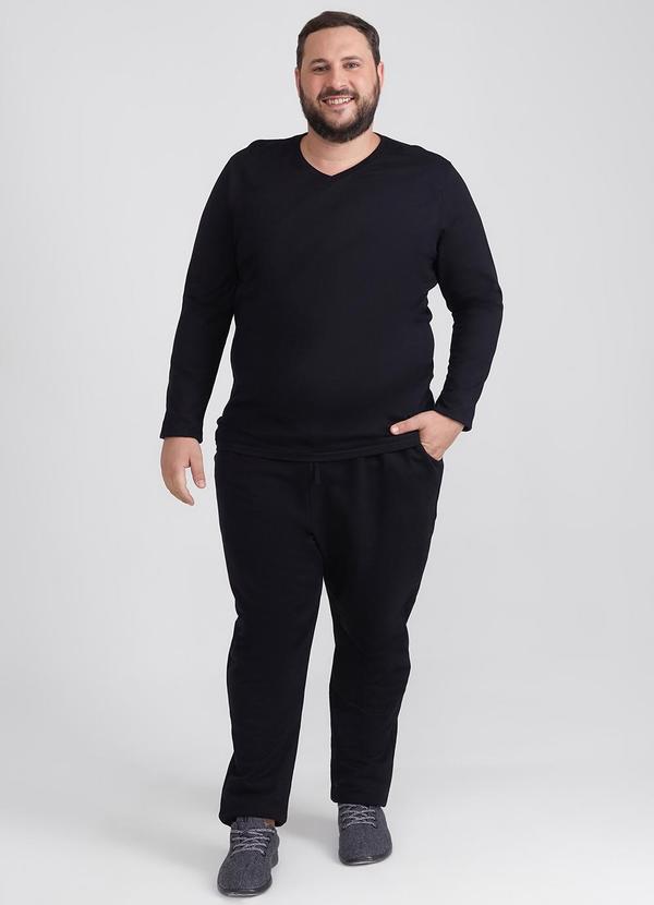 Basicamente - Camiseta Básica Gola V Manga Longa Plus Preto 2