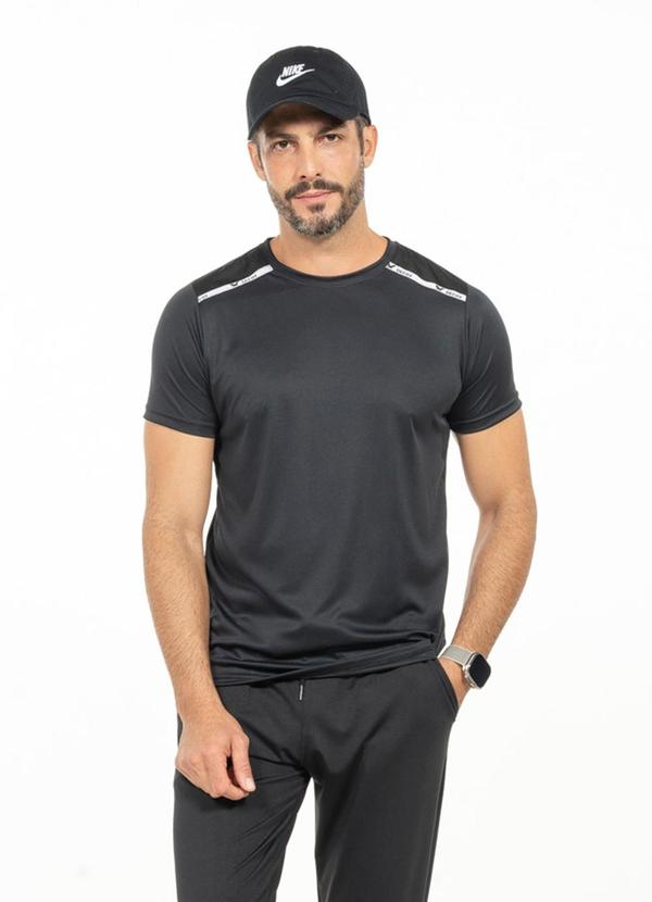 Decoy - Camiseta com Cardaço no Recorte Preto