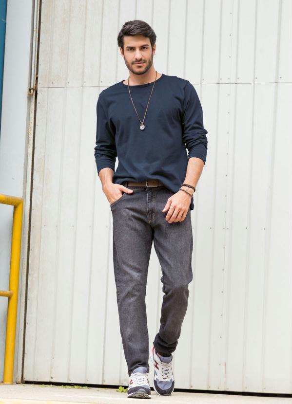 Moda Pop - Camiseta Marinho com Estampa nas Costas 5