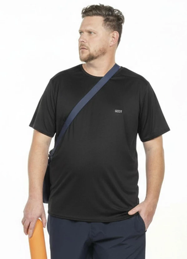 Decoy - Camiseta Plus Size com Bordado Preto