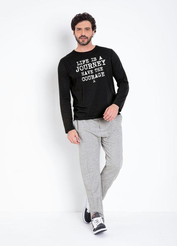 Outlet - Camiseta Preta com Estampa na Frente 3