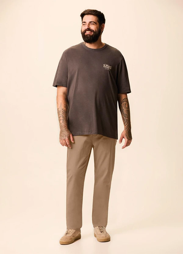 Malwee - Calça Chino em Sarja Cáqui