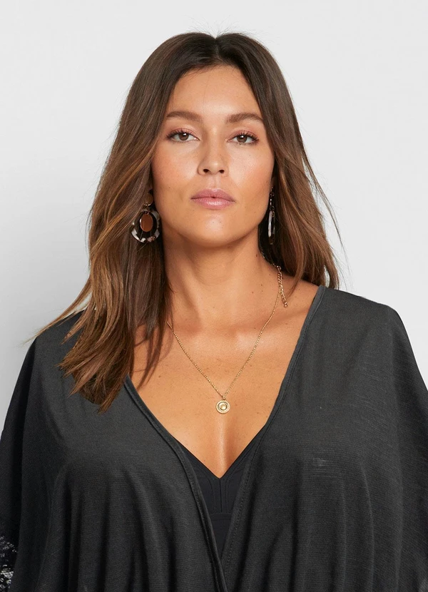 Queima Estoque - Saída de Praia com Renda Preta 3