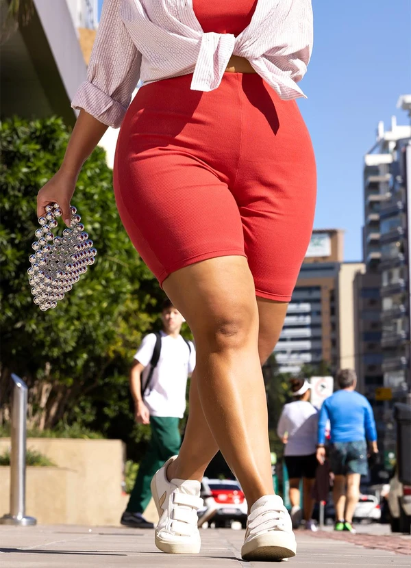 Marguerite - Bermuda Ciclista Vermelha em Canelado