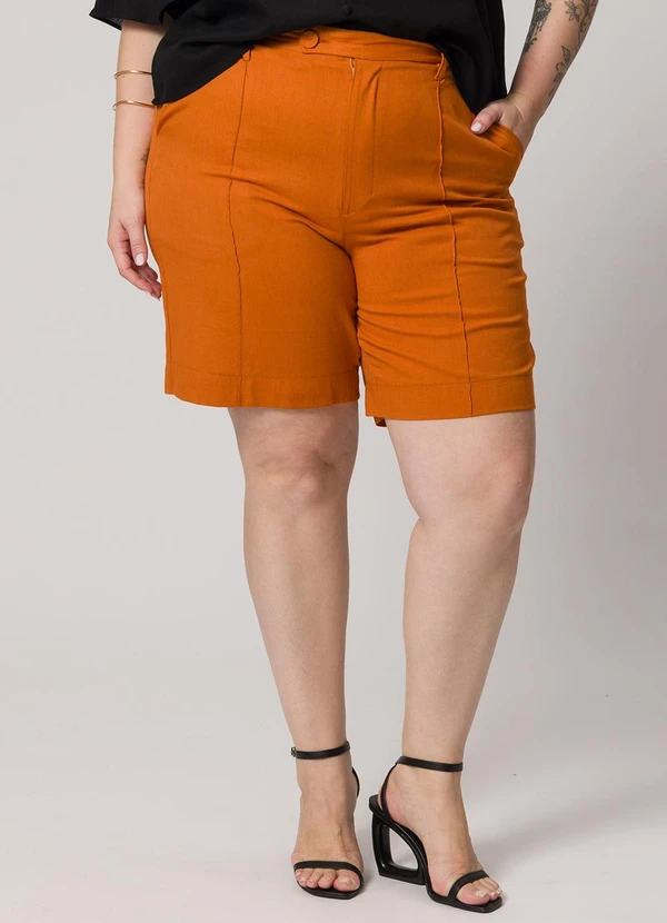 Lisamour - Bermuda Listrada Reta Marrom