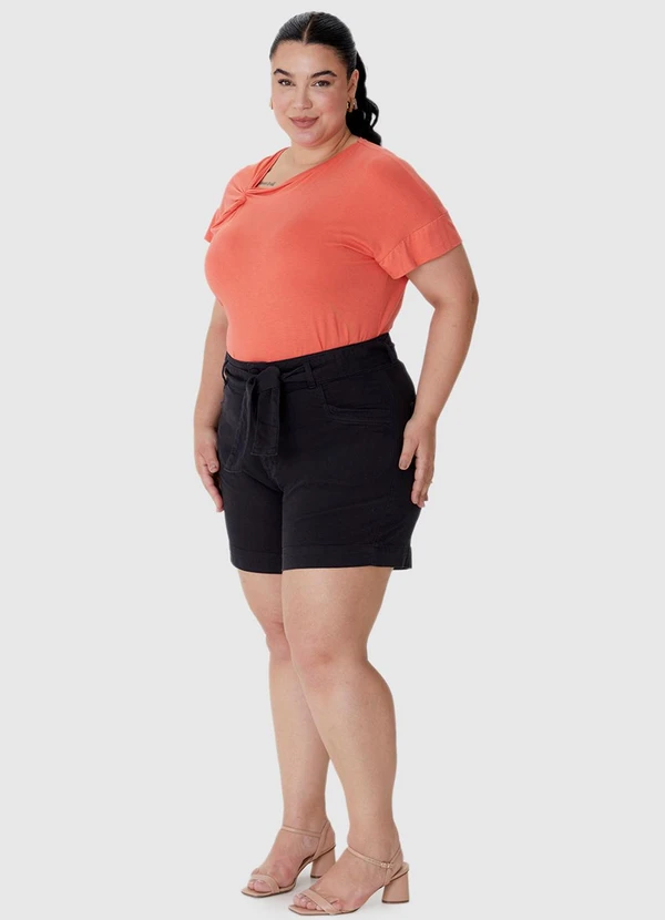Malwee - Bermuda Mom Cintura Alta Sarja Plus Preto 4