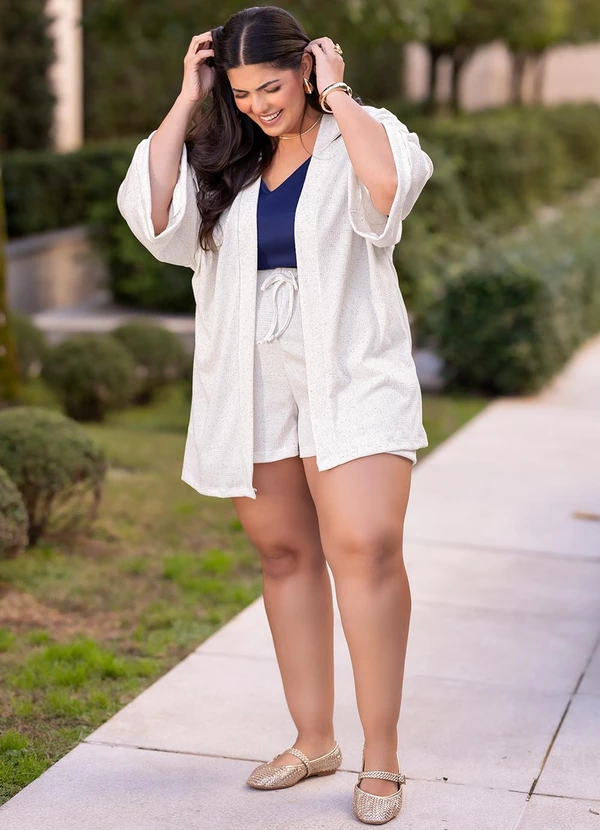 Marguerite - Short Off White em Malha Texturizada 2