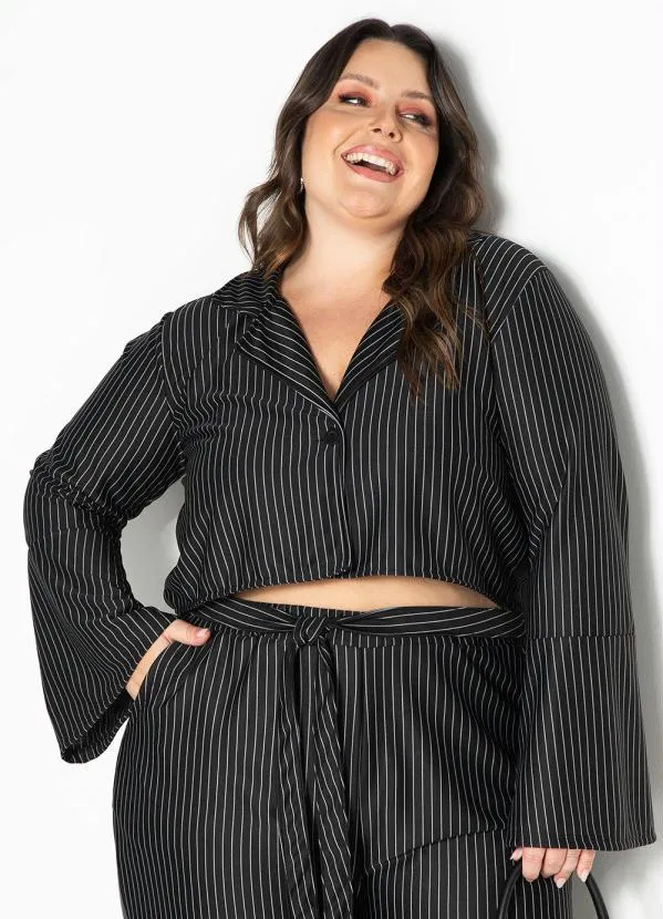 Marguerite - Blazer Cropped Risca de Giz Preto Plus Size