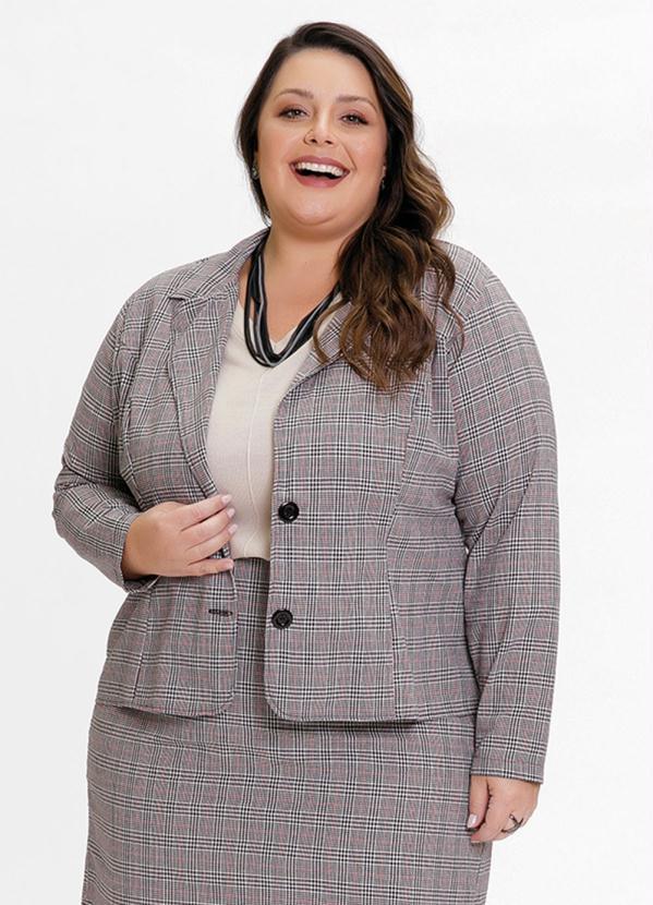Outlet - Blazer Plus Size Xadrez com Botões Frente 2