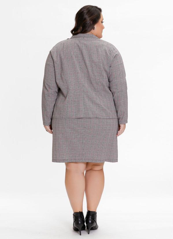 Outlet - Blazer Plus Size Xadrez com Botões Frente 5
