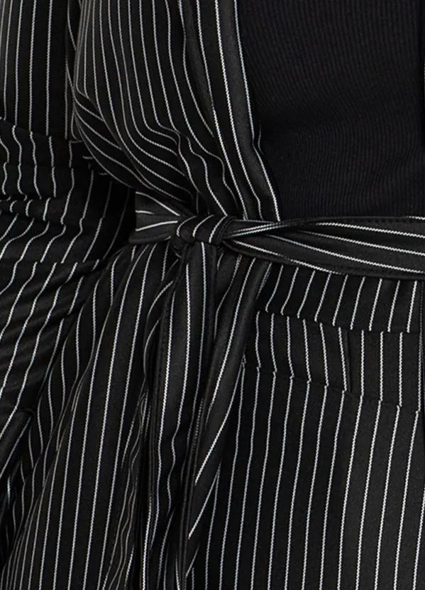 Marguerite - Blazer Risca de Giz com Faixa Avulsa Plus Size 3