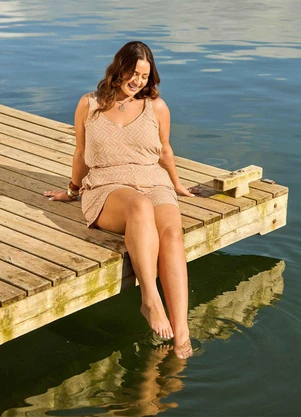 Cereja Rosa - Blusa Plus Size em Viscose Estampada Bege - CEREJA ROSA