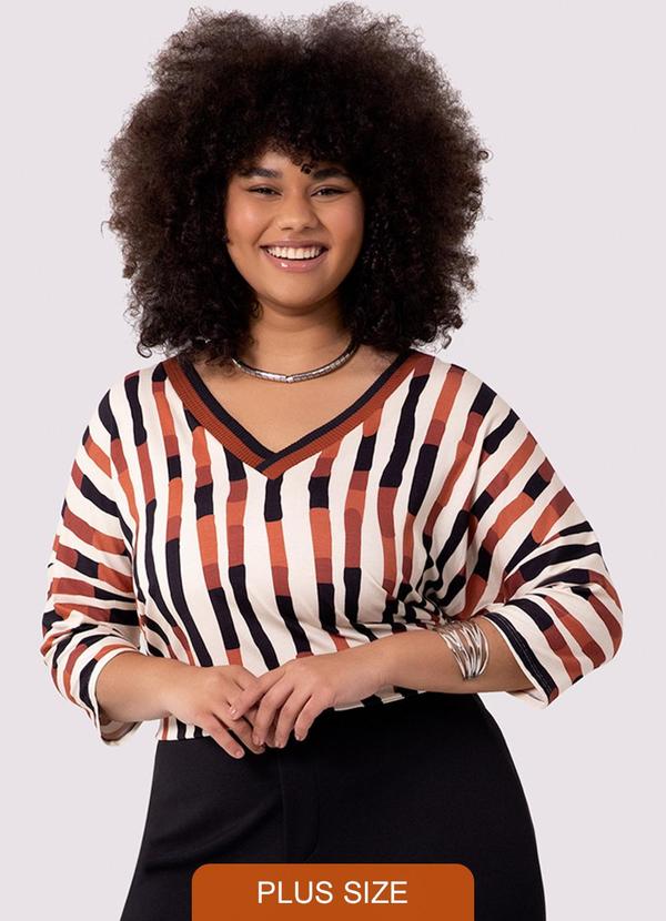 Lunender Mais Mulher - Blusa Manga 3/4 Plus Size Estampada com Decote V Bege