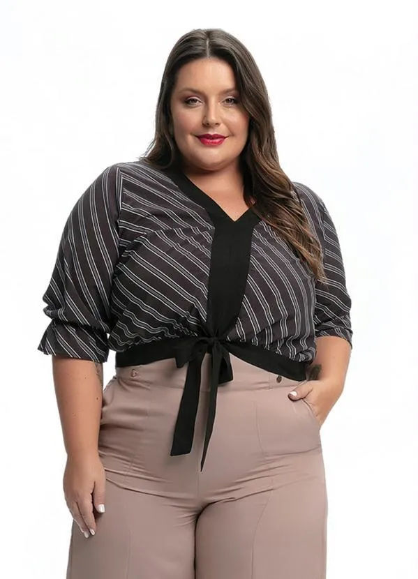 Queima Estoque - Blusa Plus Size Listras Cinzas com Amarração 5