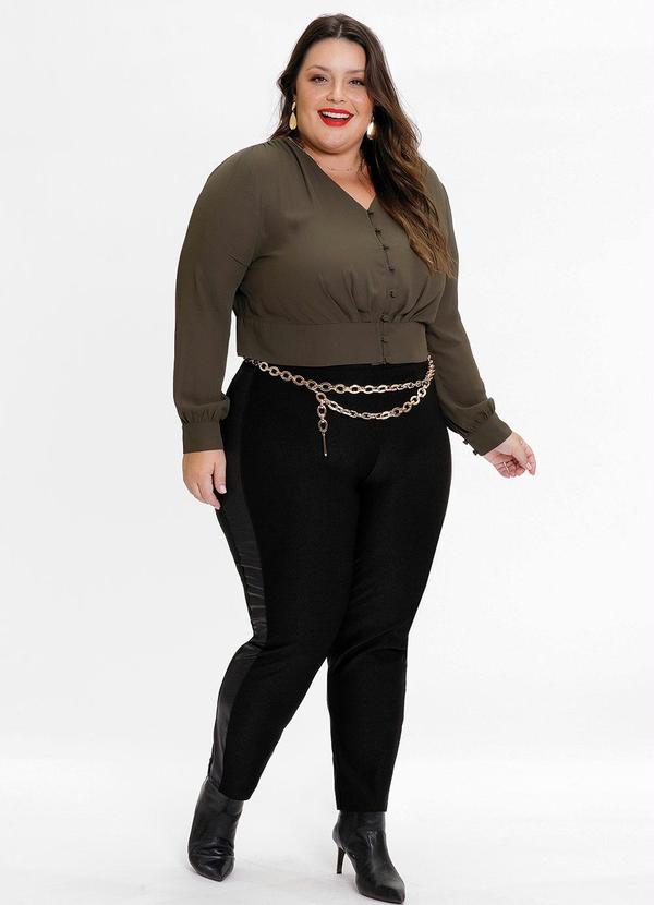 Outlet - Blusa Plus Size Verde Militar com Botões 4
