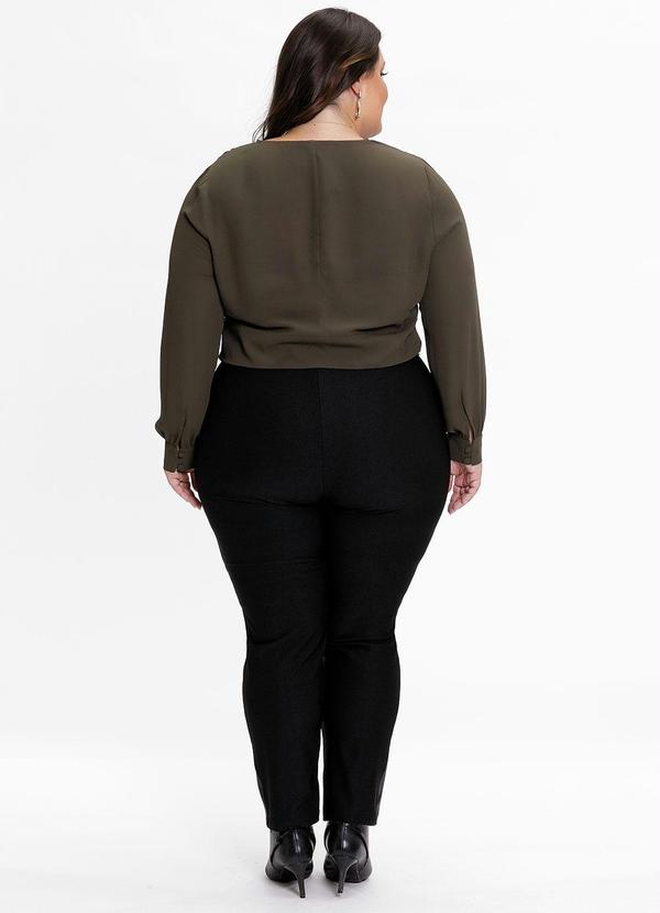 Outlet - Blusa Plus Size Verde Militar com Botões 6