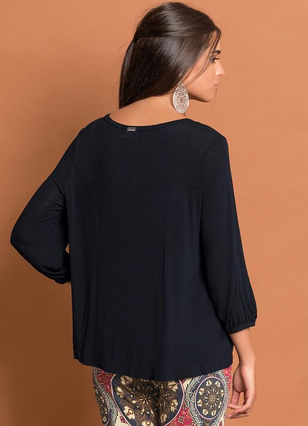 Quintess - Blusa Preta com Decote Vazado 2