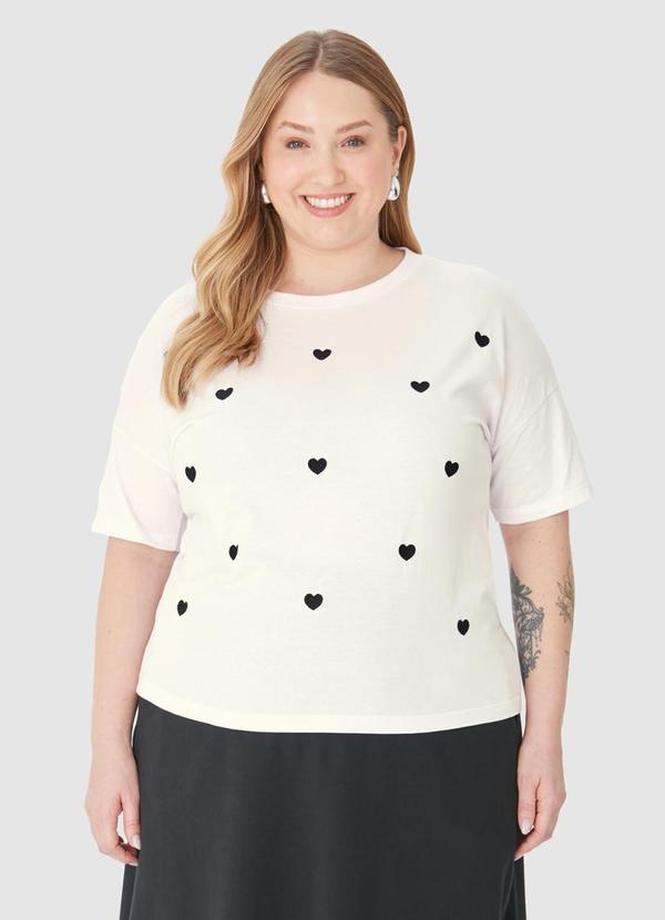 Malwee - Blusa Ampla Corações Bordados Plus Bege