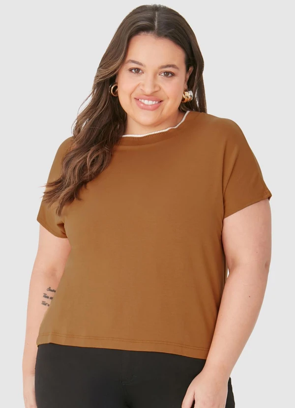Malwee - Blusa Ampla em Moletinho Plus Marrom