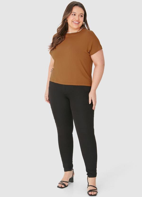 Malwee - Blusa Ampla em Moletinho Plus Marrom 3