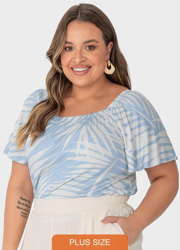 Malwee Plus - Blusa Azul Pastel Ampla Tropical em Viscolinho