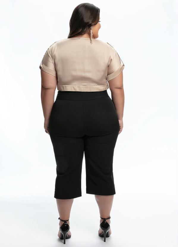 Outlet - Blusa Bege Acetinada com Transpasse 3