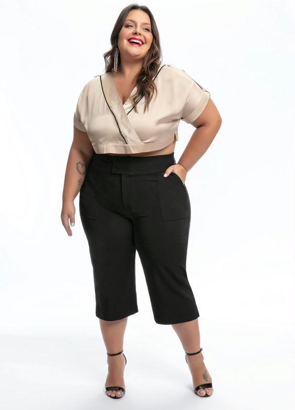 Outlet - Blusa Bege Acetinada com Transpasse 2