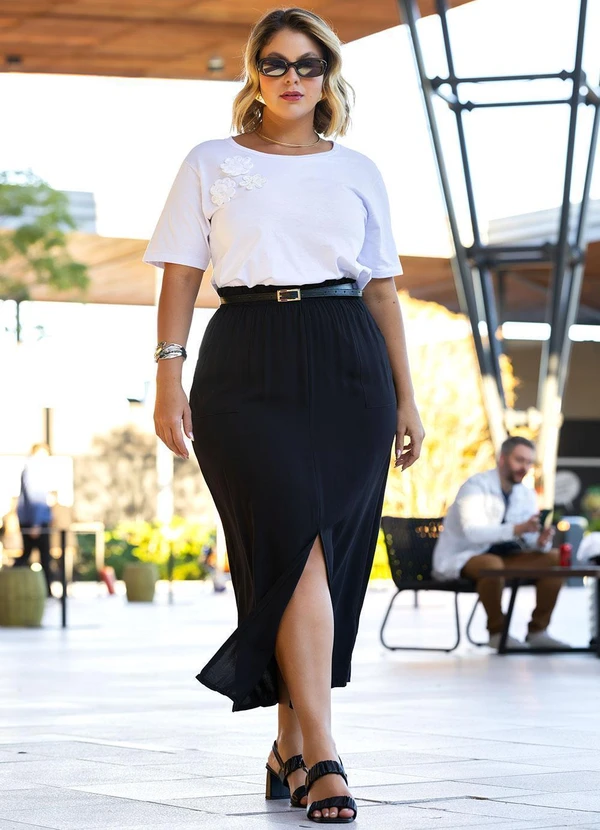 Marguerite - Blusa Branca com Aplicação de Flores 5