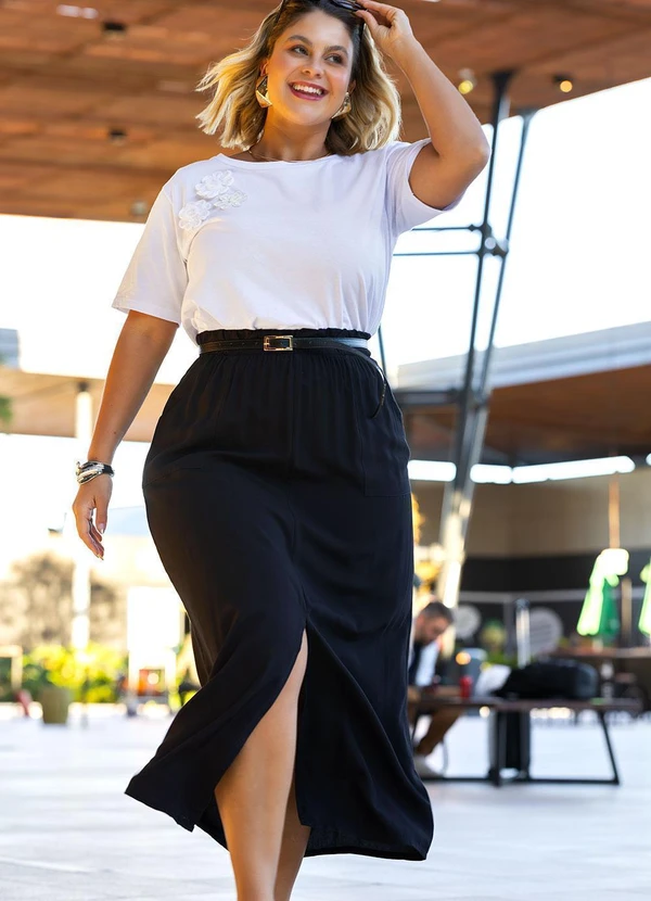 Marguerite - Blusa Branca com Aplicação de Flores 1