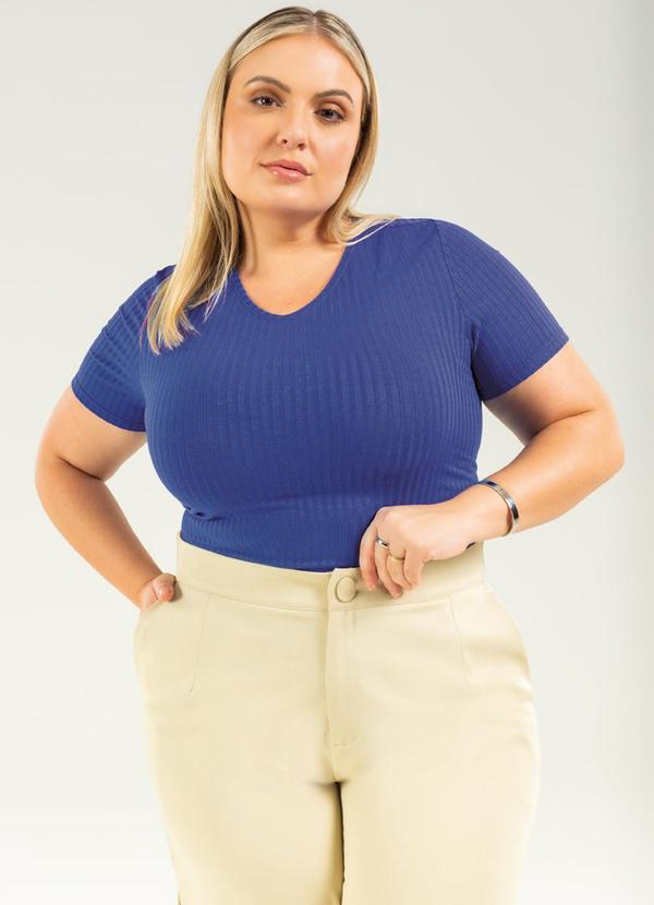 Cativa - Blusa Canelada Básica Plus Size Azul 2