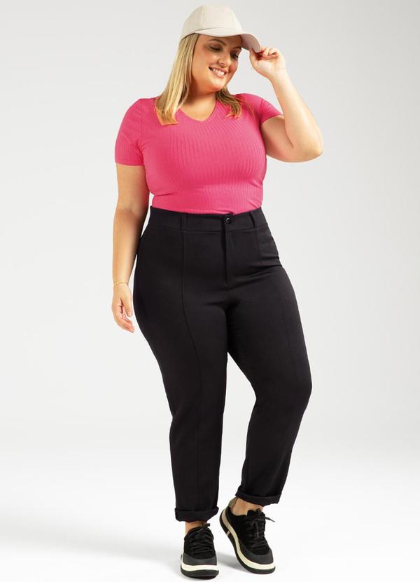 Cativa - Blusa Canelada Básica Plus Size Rosa 2