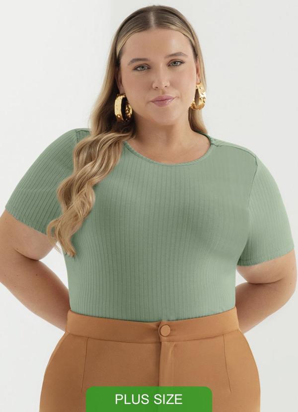 Cativa - Blusa Canelada Básica Plus Size Verde