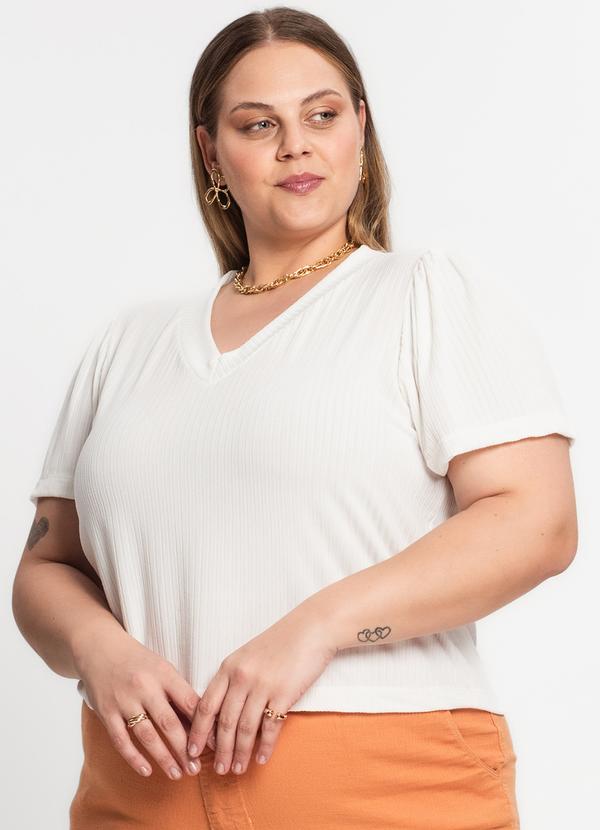 Infinita Cor - Blusa Canelada Plus Bege 4