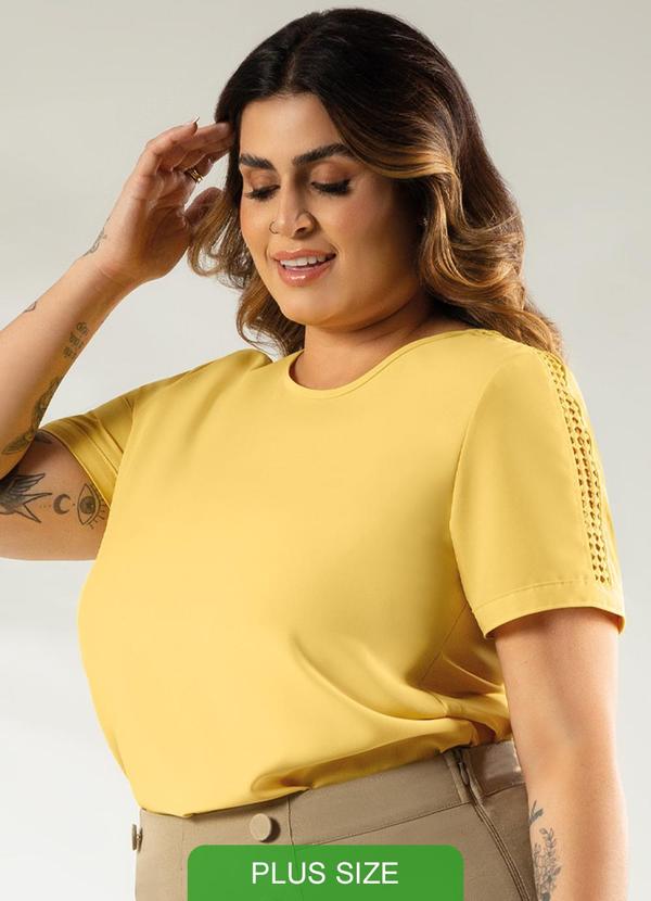 Cativa - Blusa com Bordado na Manga Amarelo