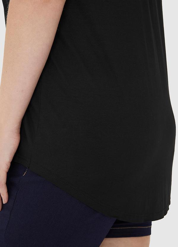 Malwee - Blusa Decote V Barra Mullet em Viscose Preto 5