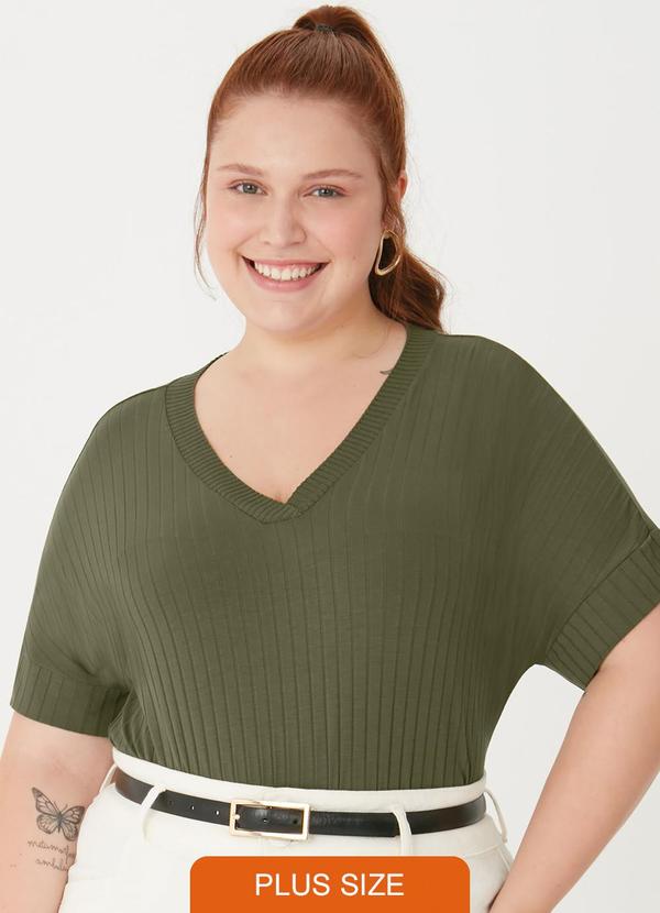 Malwee - Blusa Decote V Canelada Plus Verde Militar