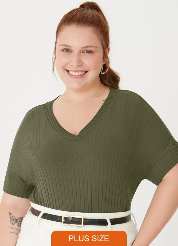 Malwee - Blusa Decote V Canelada Plus Verde Militar
