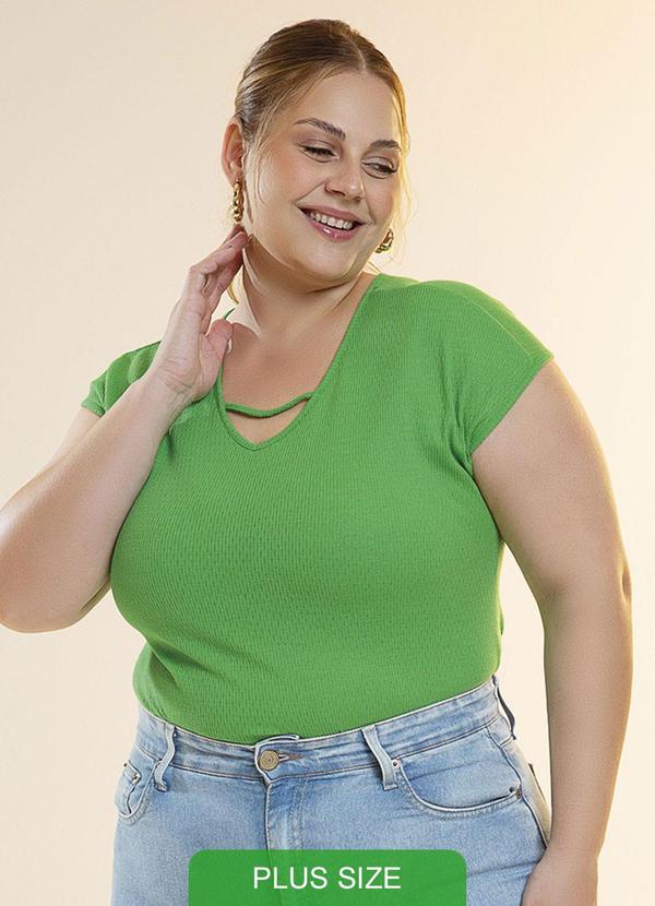 Habana - Blusa em Canelado Plus Size com Recorte Verde